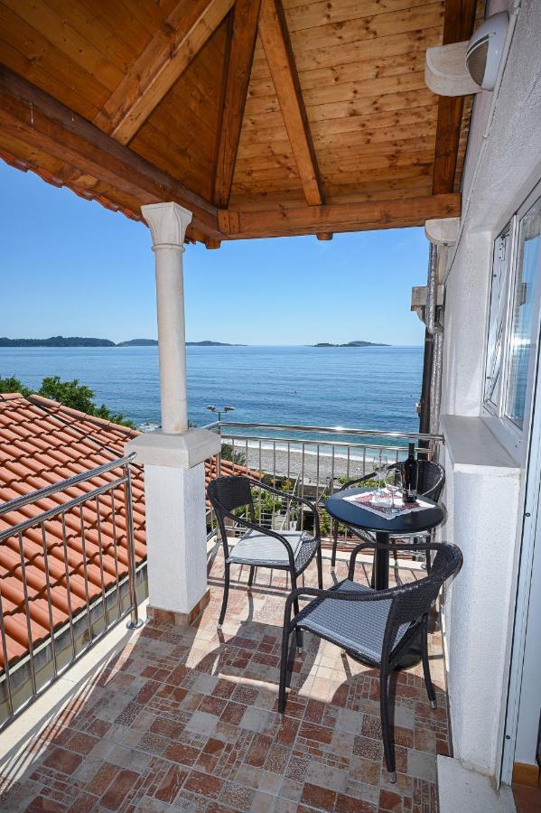 Beach House Poseydon Mlini Exterior photo